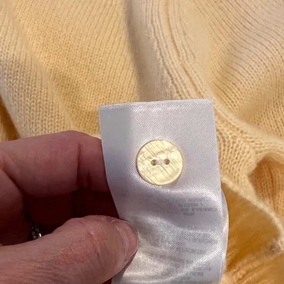 Reformation Clara Cashmere Crew Cardigan in Parmesan. Size Small. - Picture 6 of 7